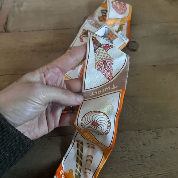 Hermès Orange and White ice cream summer Twilly Scarf - Picture 2 of 7